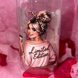 gobelet plastique avec couvercle et paille fille 2